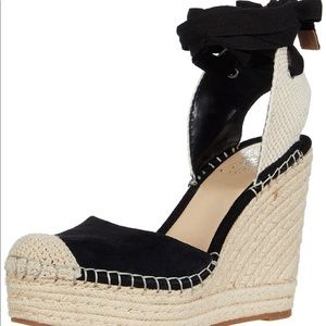 ISO Vince Camuto Alindra